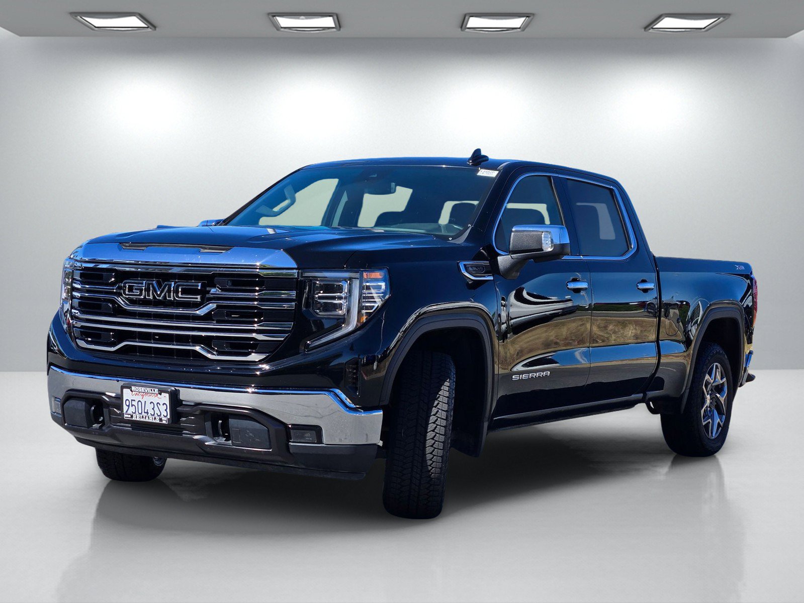 Used 2023 GMC Sierra 1500 SLT w/ SLT Premium Package AWD/4WD image 8