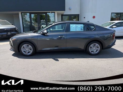 Used 2025 Kia K4 FWD image 2