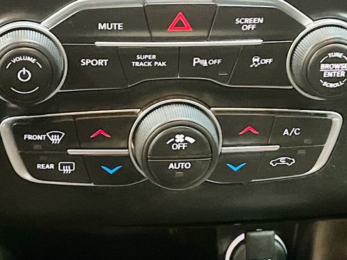 Used 2022 Dodge Charger R/T w/ Blacktop Package image 15