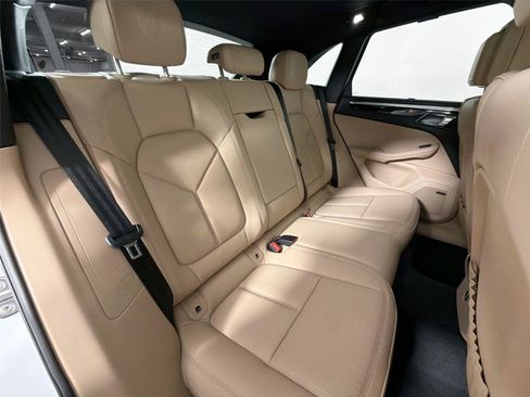 Certified 2026 Porsche Macan AWD/4WD image 27