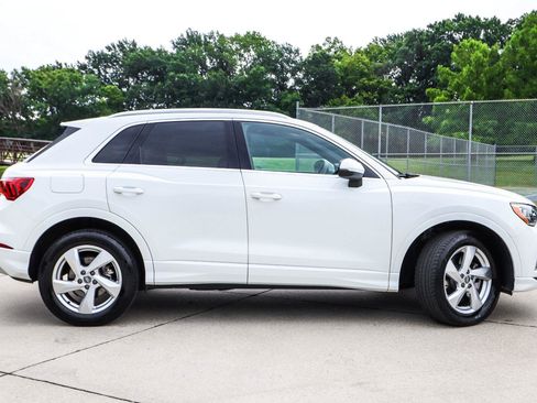 Used 2020 Audi Q3 2.0T Premium w/ Convenience Package AWD/4WD image 5