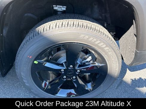 New 2025 Jeep Grand Cherokee Altitude image 13