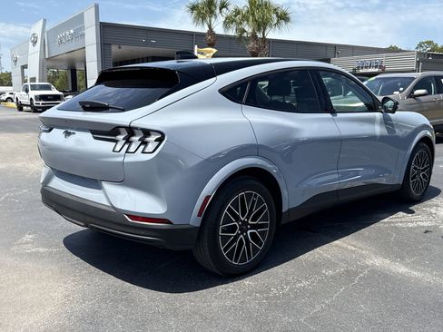 Certified 2025 Ford Mustang Mach-E Premium AWD/4WD image 4