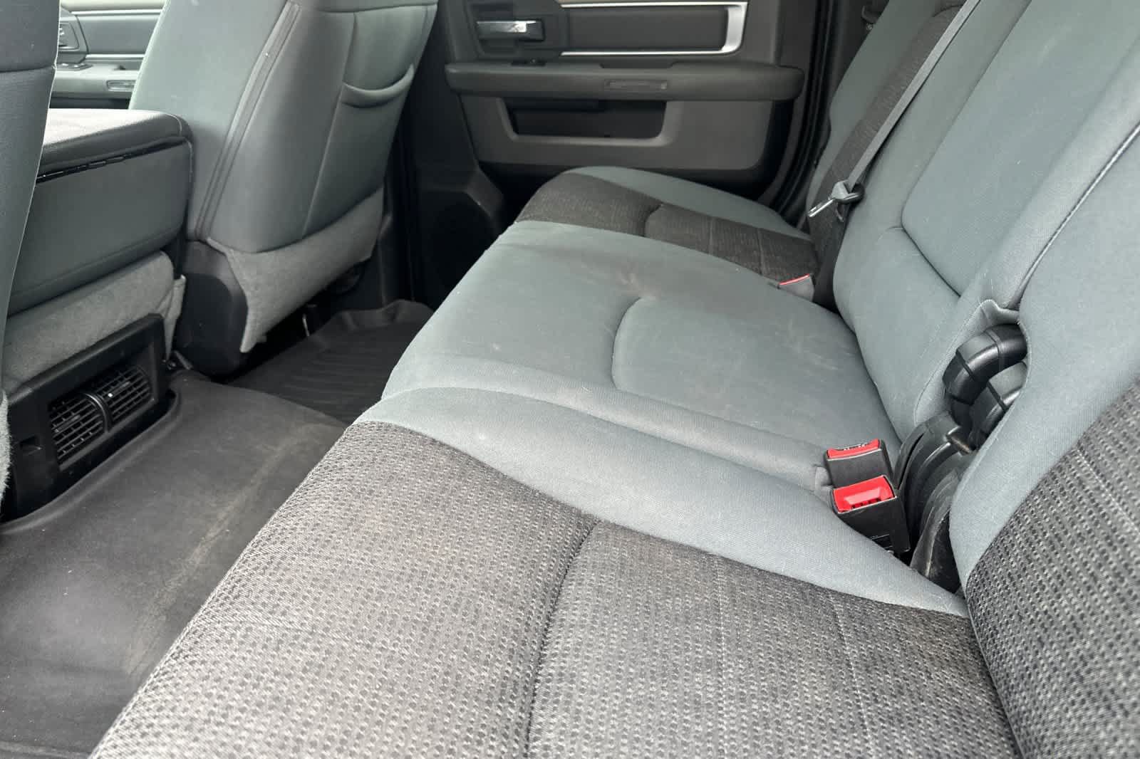 Used 2014 RAM 2500 SLT w/ Luxury Group AWD/4WD image 5