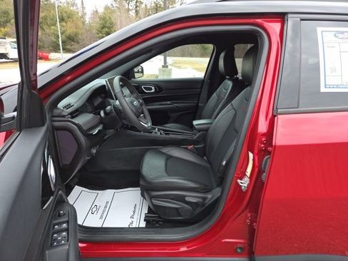 Used 2025 Jeep Compass Trailhawk image 17