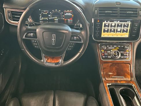 Used 2017 Lincoln Continental Select FWD image 15
