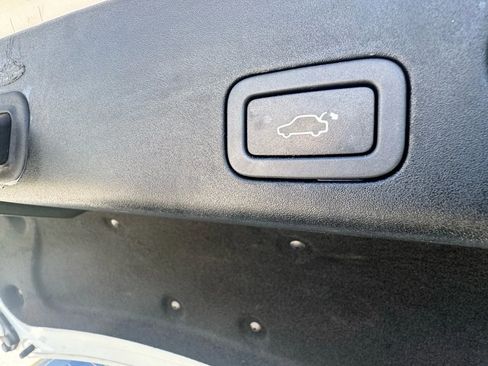 Used 2013 Jaguar XJ L Supercharged image 28