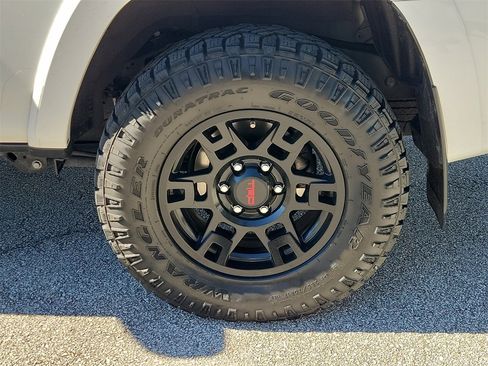 Used 2023 Toyota 4Runner TRD Off-Road Premium image 5