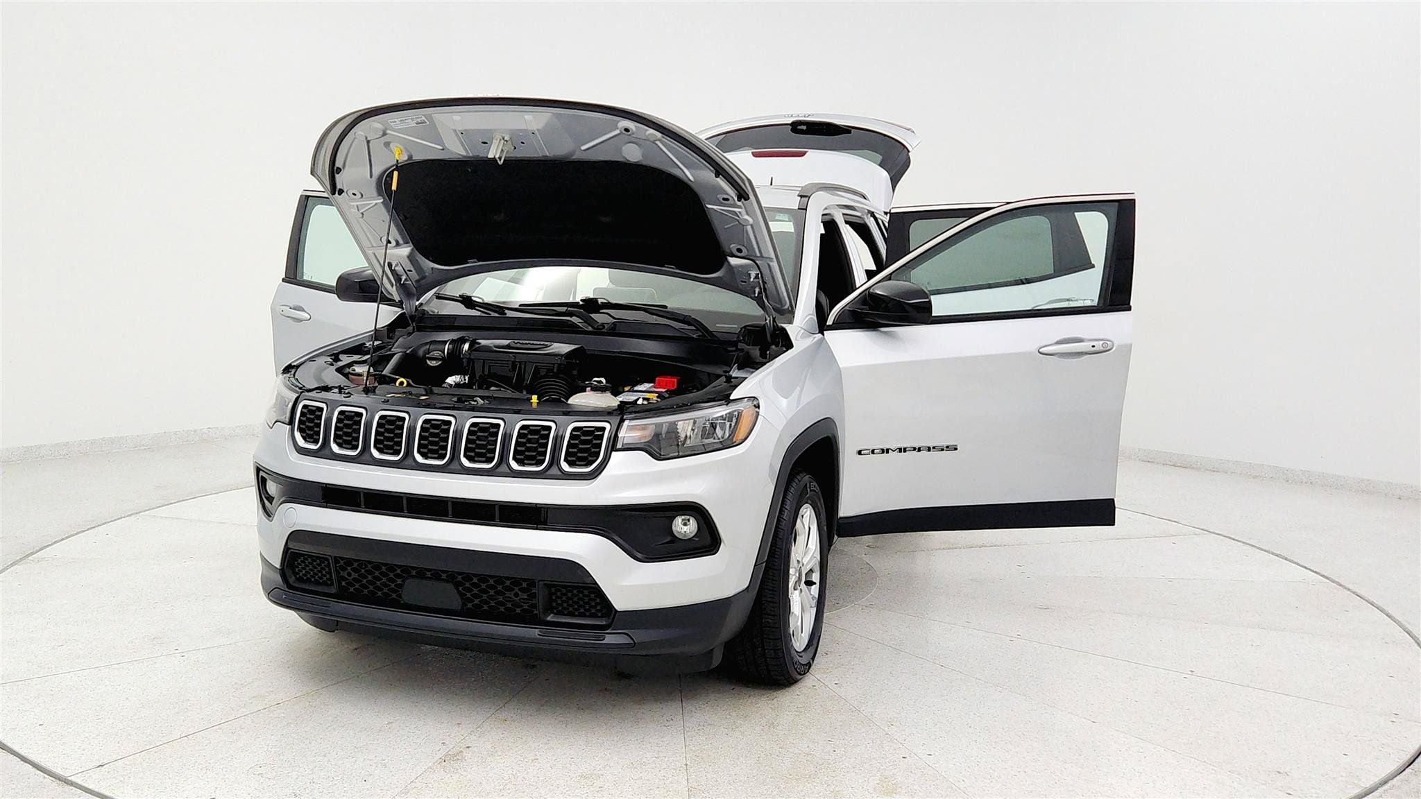 Used 2025 Jeep Compass Latitude AWD/4WD image 31
