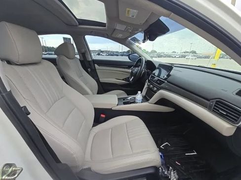 Used 2019 Honda Accord Touring image 8