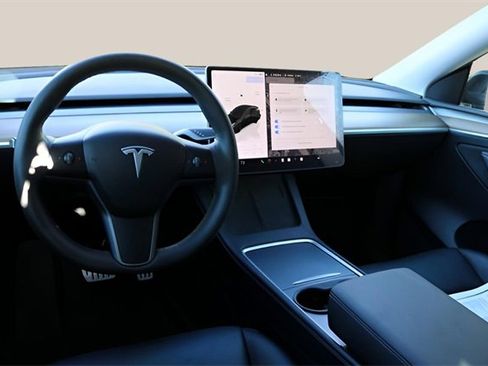 Used 2023 Tesla Model Y Performance image 11