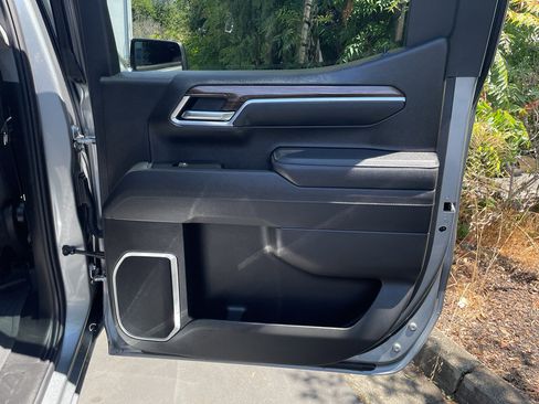 Used 2025 Chevrolet Silverado 1500 LT w/ Z71 Off-Road Package image 45