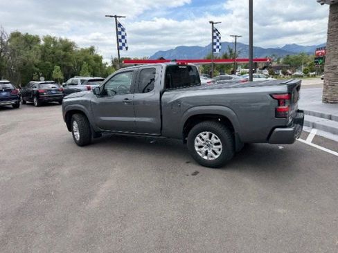Used 2022 Nissan Frontier SV w/ Technology Package AWD/4WD image 4
