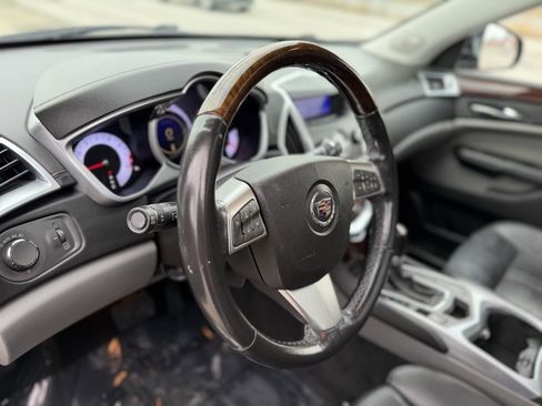 Used 2011 Cadillac SRX Luxury image 17