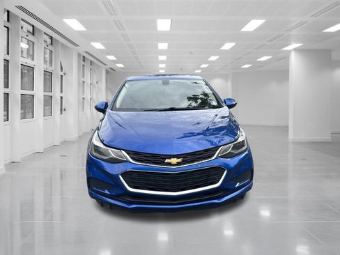 Used 2017 Chevrolet Cruze LT w/ Convenience Package FWD image 2