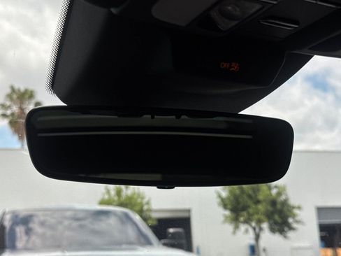 Used 2021 Porsche Macan Turbo AWD/4WD image 26