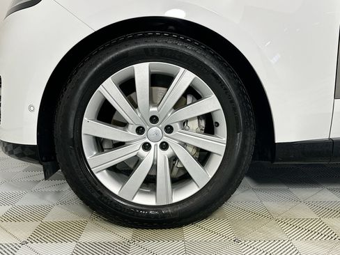 Certified 2024 Land Rover Range Rover SE AWD/4WD image 9