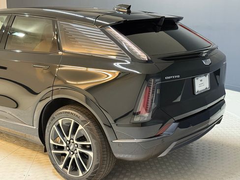 New 2026 Cadillac Optiq Sport 1 image 22