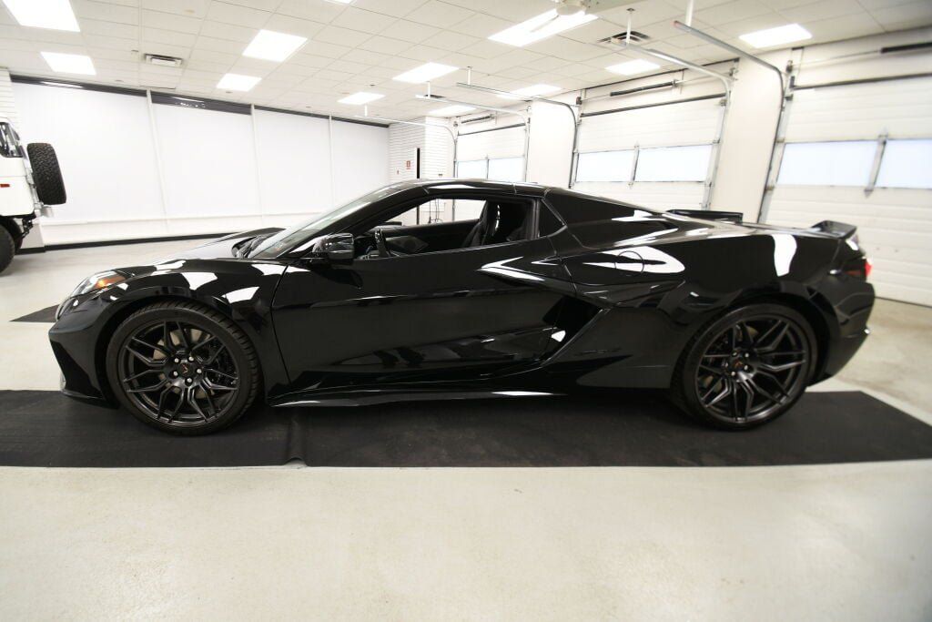 Used 2024 Chevrolet Corvette Z06 RWD image 37