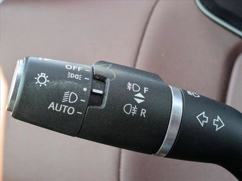 Used 2023 Land Rover Range Rover SE AWD/4WD image 12