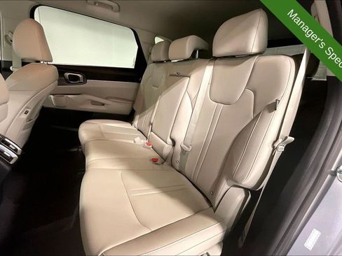Used 2025 Kia Sorento S FWD image 32