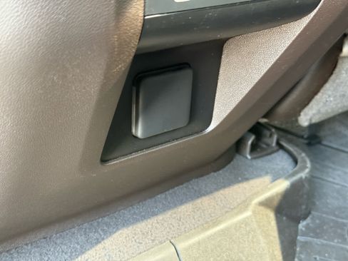 Used 2021 Chevrolet Tahoe Z71 w/ Z71 Signature Package image 32