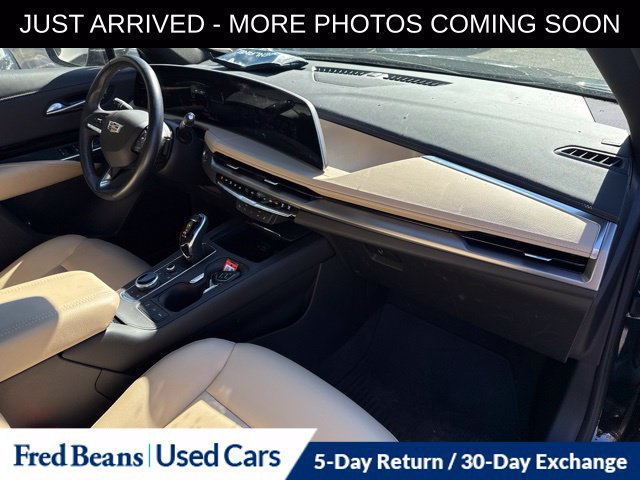 Used 2024 Cadillac XT4 Luxury w/ Cold Weather Package AWD/4WD image 14