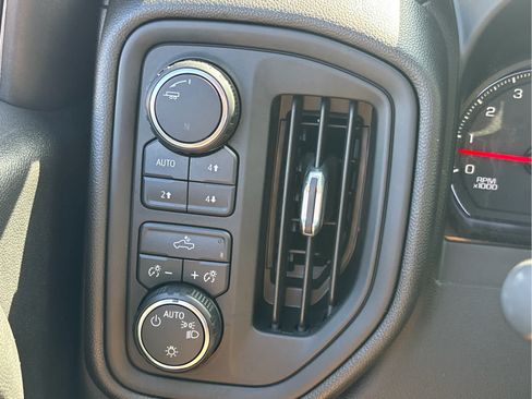 Used 2020 Chevrolet Silverado 1500 Custom Trail Boss w/ Custom Convenience Package AWD/4WD image 19
