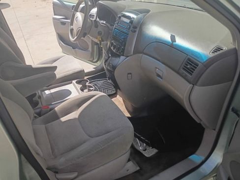 Used 2008 Toyota Sienna CE FWD image 13