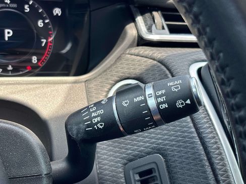 Used 2018 Land Rover Range Rover Velar S AWD/4WD image 27