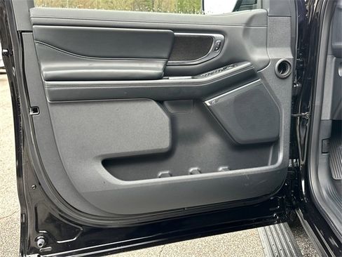 New 2025 Ford Expedition Max Platinum w/ Stealth Appearance Package image 10