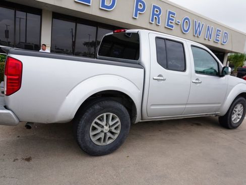 Used 2017 Nissan Frontier SV RWD image 6