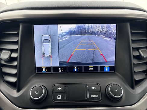 Used 2023 GMC Acadia AT4 w/ Technology Package image 23