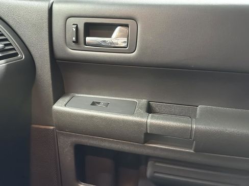 Used 2019 Ford Flex SE image 24