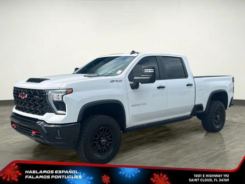 Certified 2024 Chevrolet Silverado 2500 ZR2 w/ Technology Package AWD/4WD image 2