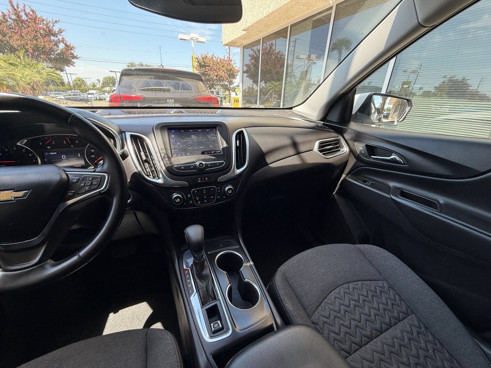 Used 2024 Chevrolet Equinox LT FWD image 35