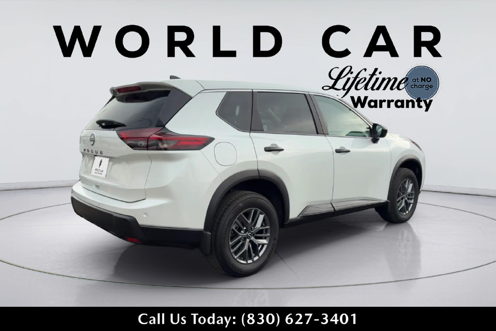 Used 2025 Nissan Rogue S FWD image 3