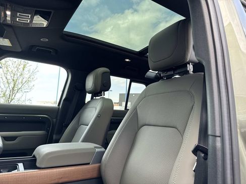 Certified 2023 Land Rover Defender 110 X AWD/4WD image 20