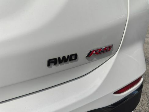 Used 2022 Chevrolet Equinox RS w/ Infotainment Package AWD/4WD image 9