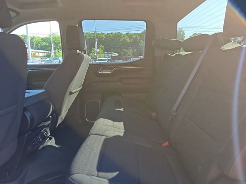 Used 2023 GMC Sierra 1500 SLE AWD/4WD image 16