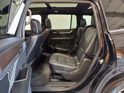 Used 2025 GMC Acadia Denali w/ Super Cruise Package AWD/4WD image 13