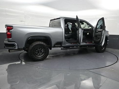 Used 2025 Chevrolet Silverado 2500 LT AWD/4WD image 36