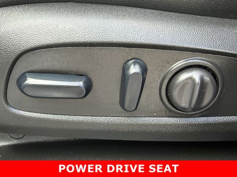 Used 2024 GMC Terrain SLT w/ Infotainment Package II AWD/4WD image 17