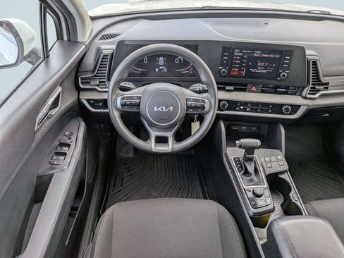 Used 2024 Kia Sportage LX AWD/4WD image 15