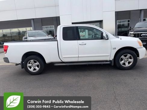 Used 2004 Nissan Titan SE AWD/4WD image 4