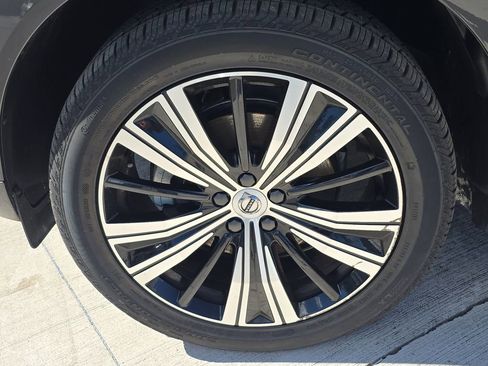 Certified 2023 Volvo XC60 B5 Plus image 10
