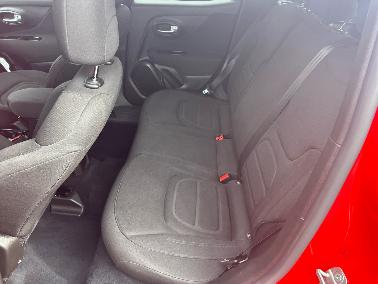 Used 2021 Jeep Renegade Latitude w/ Luxury Group I FWD image 23