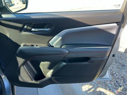 Used 2023 Chevrolet Colorado Z71 w/ Z71 Convenience Package 2 image 25