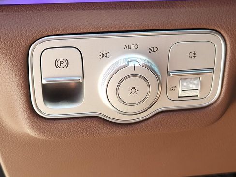 Used 2025 Mercedes-Benz GLS 450 4MATIC image 21