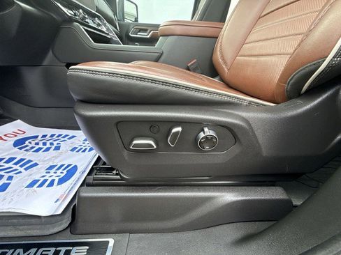 Used 2024 GMC Sierra 3500 Denali Ultimate image 14